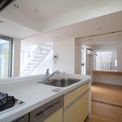 リビング｜狭小間口の家｜東京都足立区