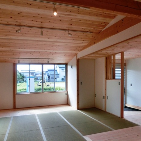 リビングダイニング､キッチンは大きな１ルームで繋がる