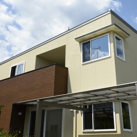 L字型の窓・庇が特徴的なパッシブ設計の家