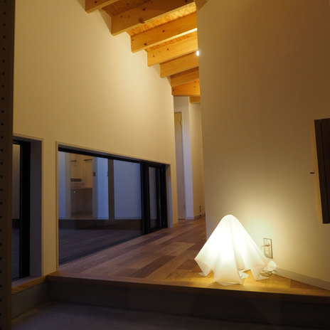 中山道 白雨の家　玄関フロア照明
