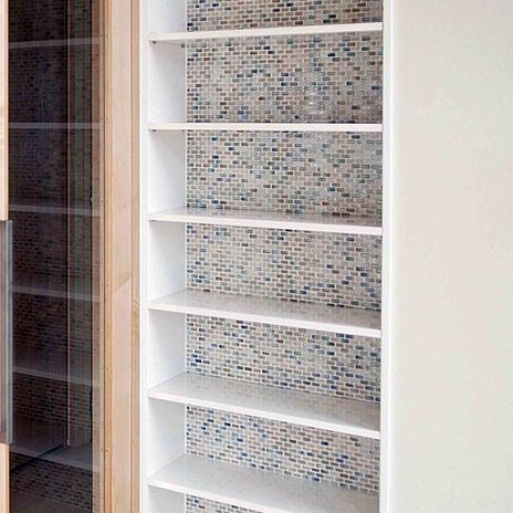 モザイクタイルの飾り棚