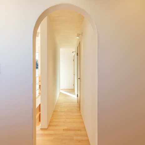 廊下アールの下がり壁