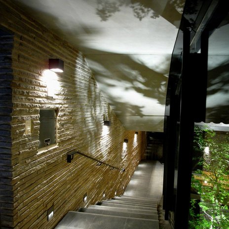 雷山の別荘｜エントランスの階段