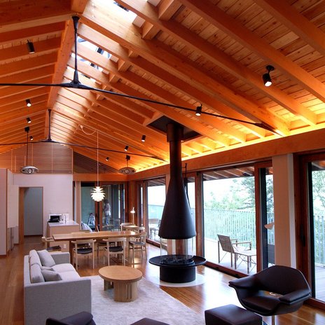 雷山の別荘｜リビングダイニング