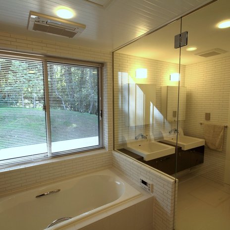 富士山麓の別荘｜バスルーム