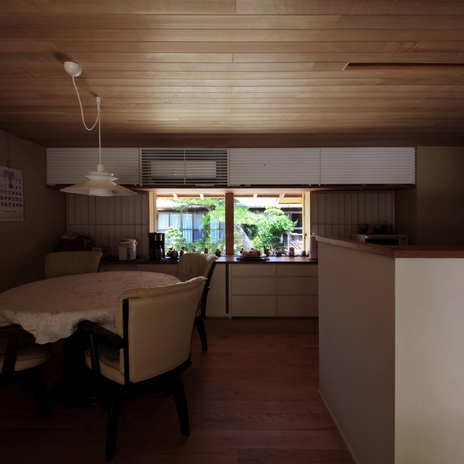 大屋根の家