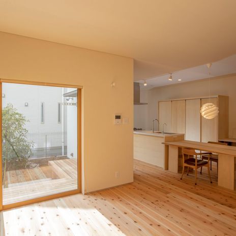 リビングと縁側と庭