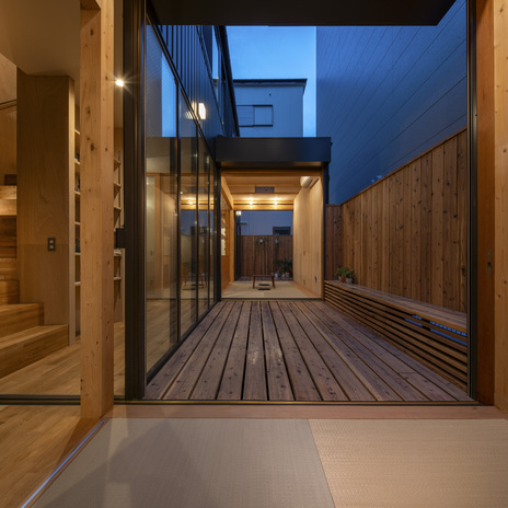 寝間からの夜景。