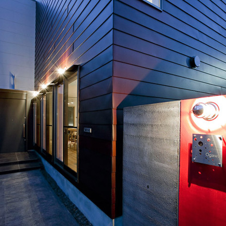 外部には共通して船舶専用の照明器具を採用