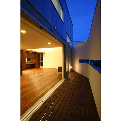 プライバシーの守られたバルコニー(夕景)