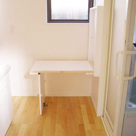 洗面所に収納ボックス型アイロン台