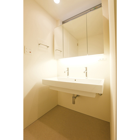 水栓が2ヶ所ある洗面台