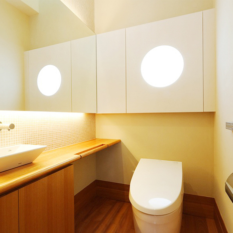 自然素材のバリアフリートイレ