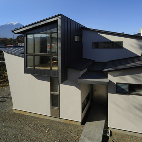 ナナメ壁の外観