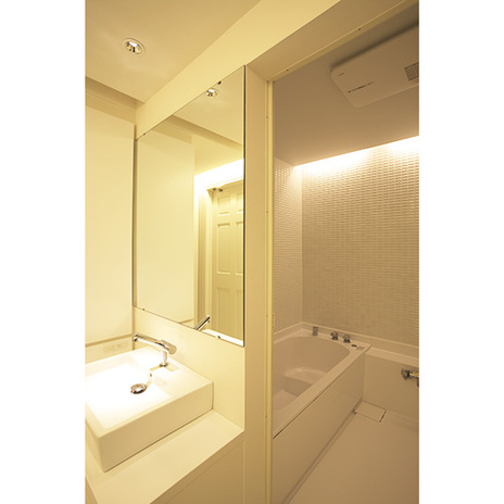 やわらかな光に癒される洗面浴室