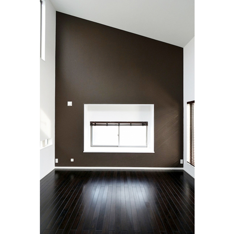 ブラウンの内壁で落ち着いた印象に