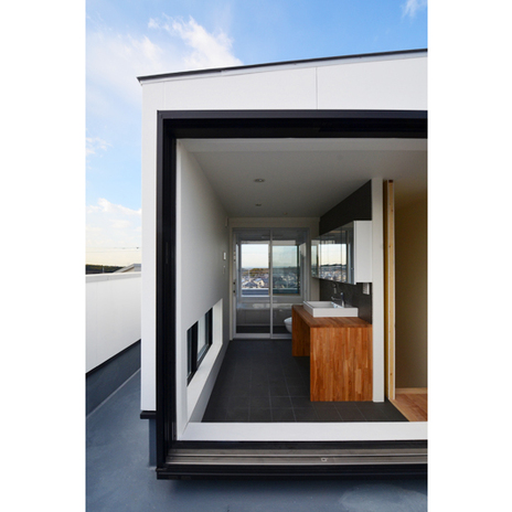 心地よい風が吹き抜ける洗面スペース