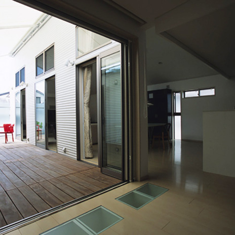 可動式屋根のある2Fデッキ