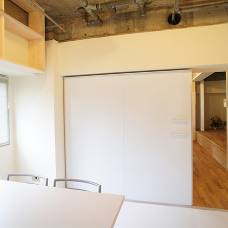 間仕切りを動かせば部屋の印象もガラリ