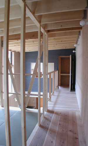 外観からイメージできない程の明るさと開放感