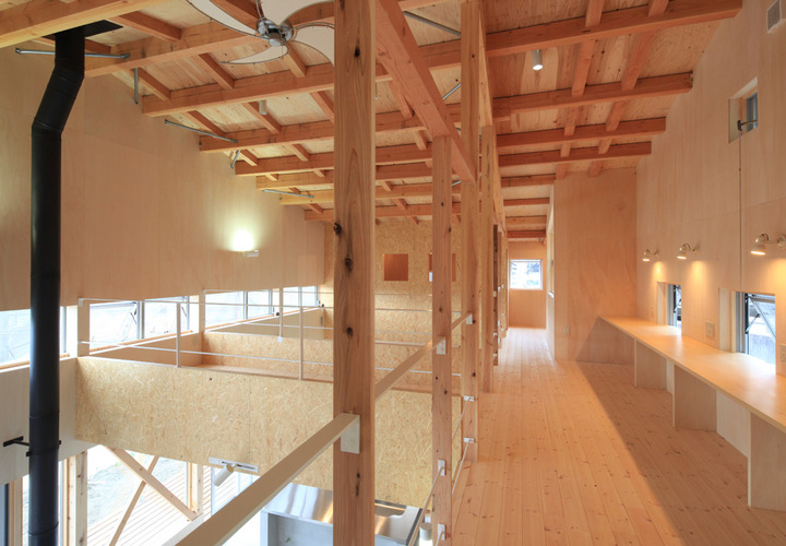 2階は子どもが自由に使えるギャラリースペース