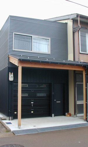 古き良き雁木が残る豪雪地帯のエントランス