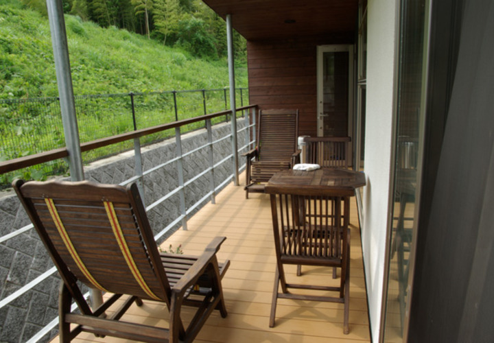 ゆったりと時の流れを感じられるバルコニー