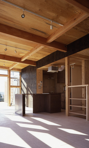 友人を招くのが楽しくなる大きなカウンターテーブル