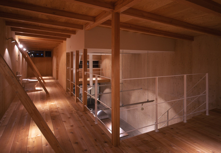 ふく射熱を利用し2階も暖か