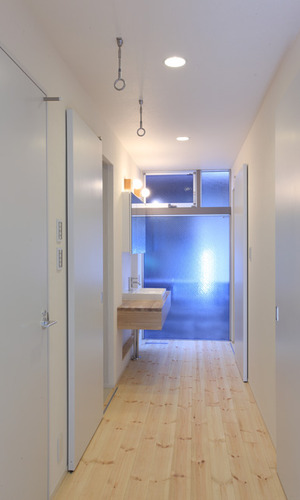 ファミリークローゼットと洗面を近くに配し家事をスムーズに