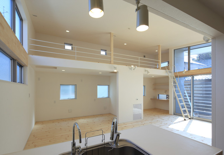 キッチンから全体が見渡せるLDK