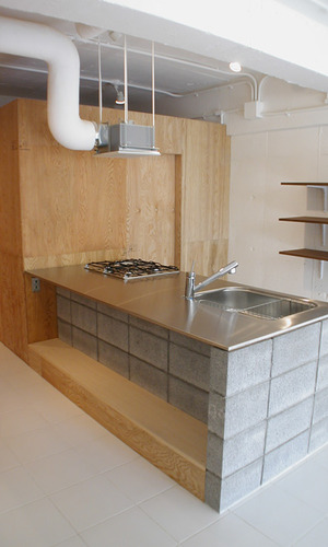 2人暮らしでもシンプルで使いやすい大型キッチン