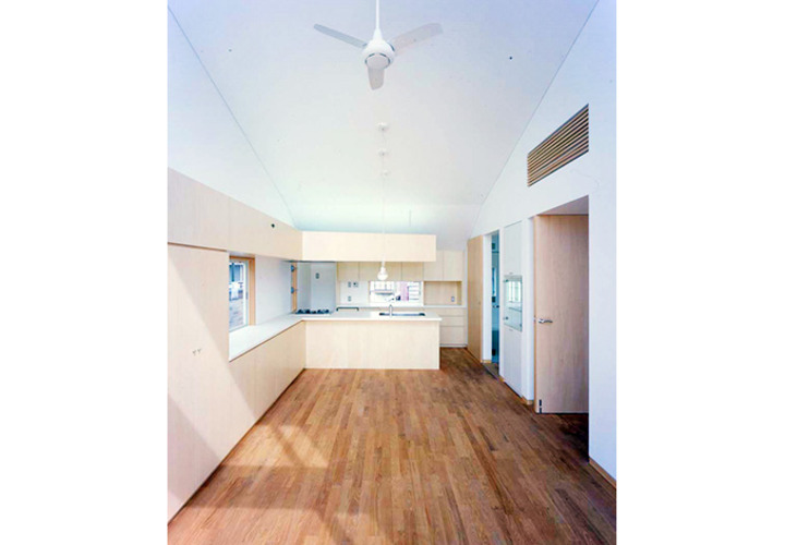 漆喰塗りのリビングルーム