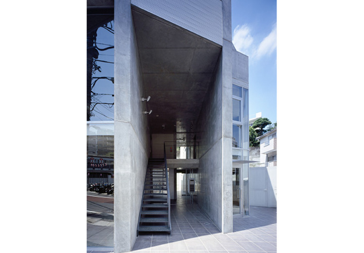 エントランスへのアプローチ