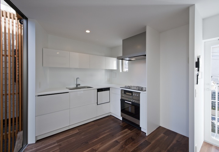 シンプルなL型キッチン