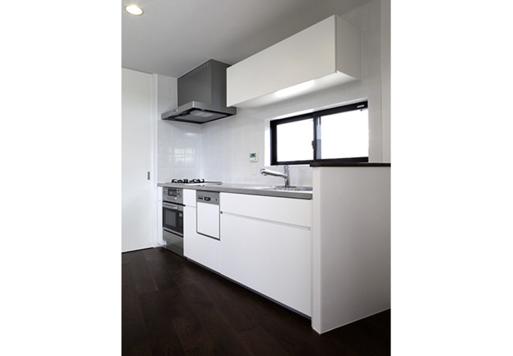 ワークスペースを確保したキッチン