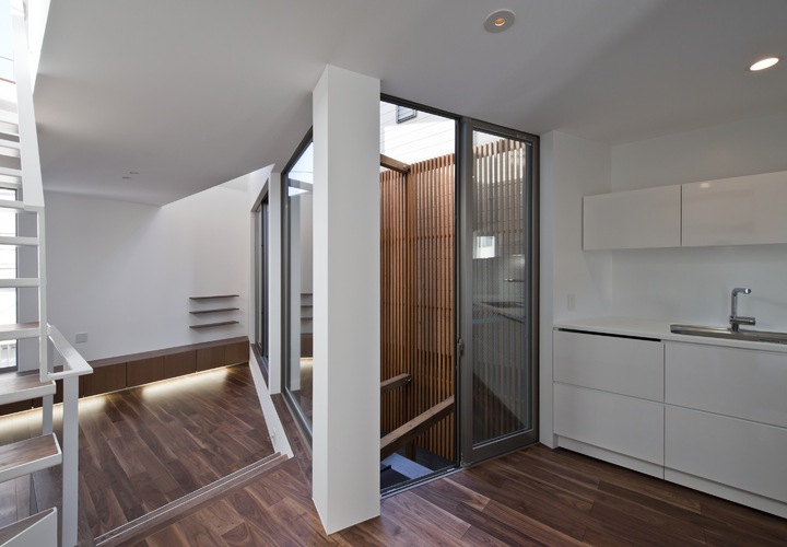 周囲を気にせず開けていられる風が抜ける窓