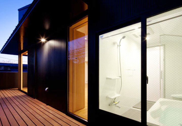 プライベートテラスのある浴室