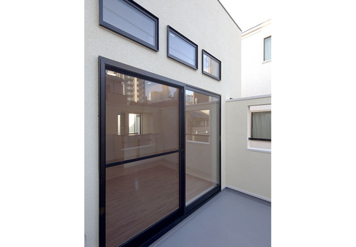 バルコニーから見た外観