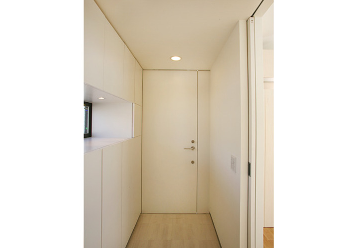 清潔感ある白い玄関