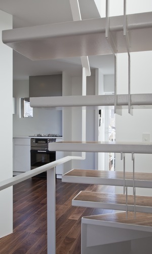 視線の抜ける階段