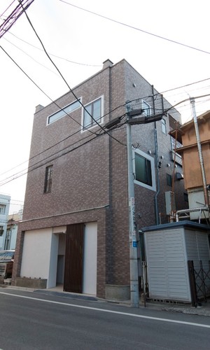 3階建ての2世帯リーフォーム住宅