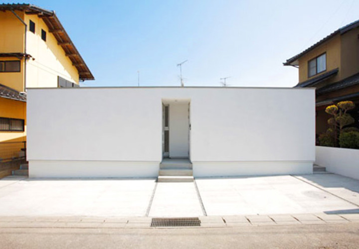 シンプルなファサード