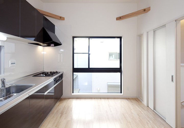 家族の集まる明るいDK