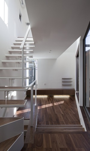 近所の視線も気にならない開放的なリビング