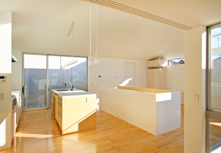 ナチュラルな雰囲気のダイニングキッチン