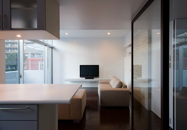 静謐で穏やかな時が流れるシンプルモダンなリビング