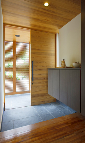 尾道 くの字の平屋　玄関