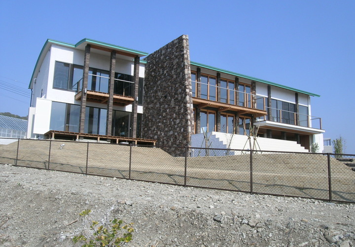 太平洋の雄大な景色を望む建物