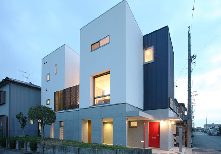 色鮮やかでモダンな外観